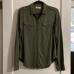 Hollister Women’s Dark Olive Green Slinky Soft Viscose Button Up Shirt In Small